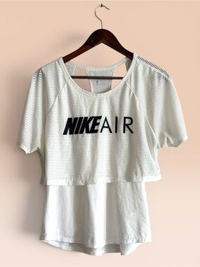 🟢3/$25 Nike Air Women’s Double Layer Sheer Running Top Medium Like New